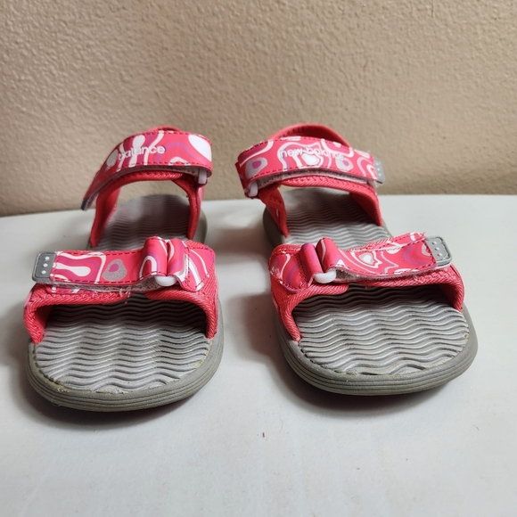 New Balance |Girls 6/Womens 8| PinkAbstract Print Open Toe Water Sandals - Picture 7 of 9